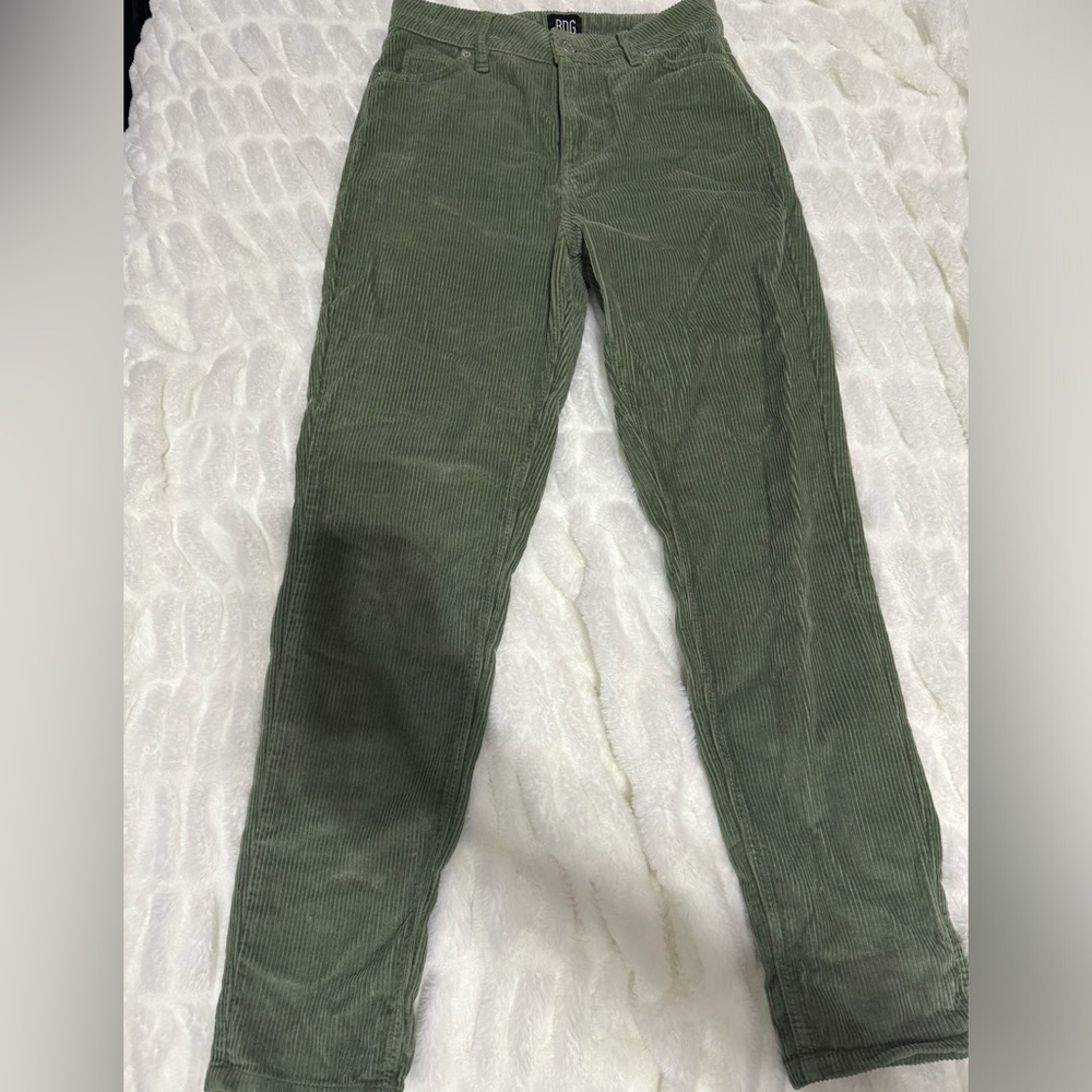 BDG green mom high rise corduroy pants, size 26